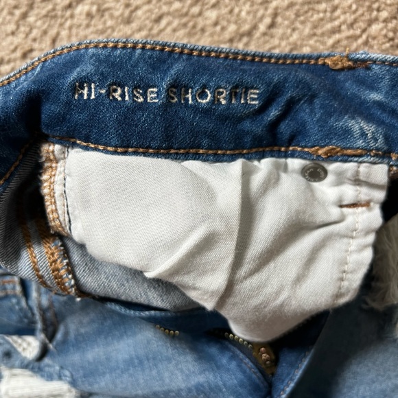 American Eagle Distressed Hi Rise Shorts - Picture 2 of 5